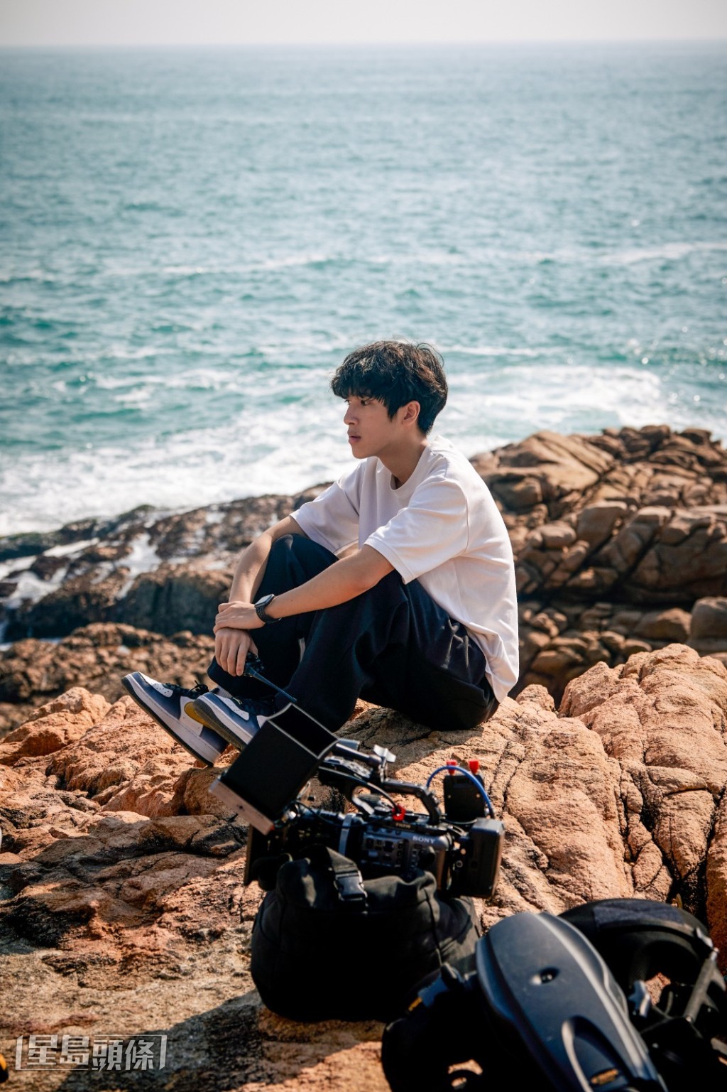正在美國攻讀電影的Ryan，今次處男下海為老竇執導MV。