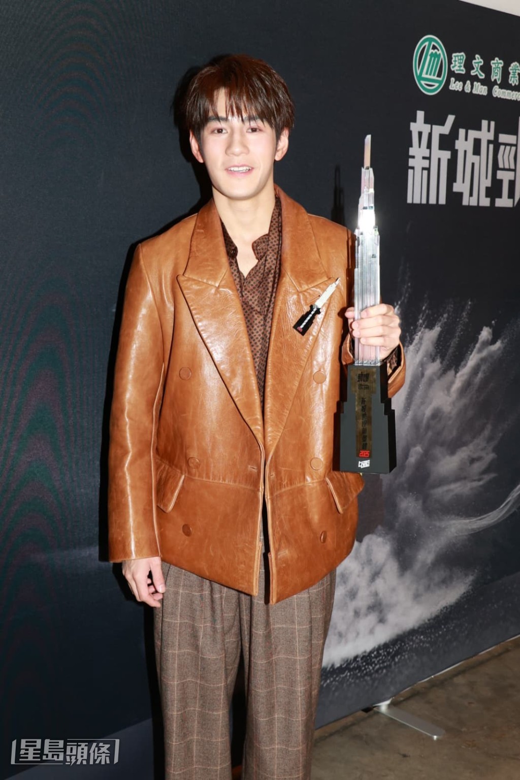 又指近期被傳結婚，其實在認識女友初期已有結婚念頭，結婚是兩人私隱，如果結婚會公布。