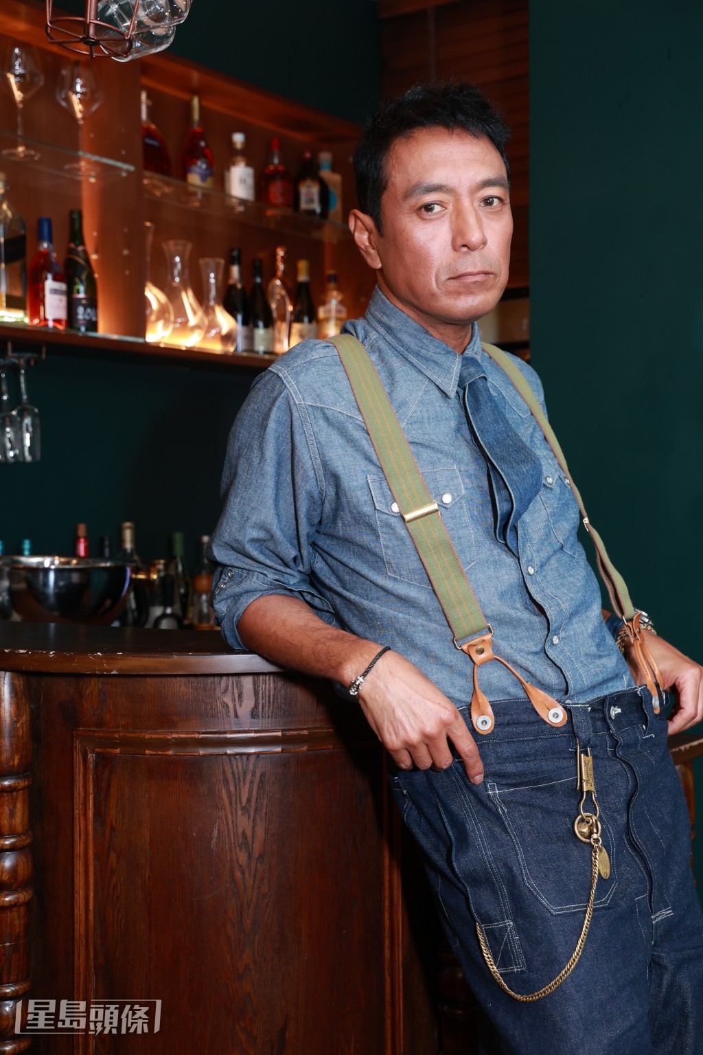對於以全國語及泰語對白演戲，姜皓文自嘲沒有語言天份。