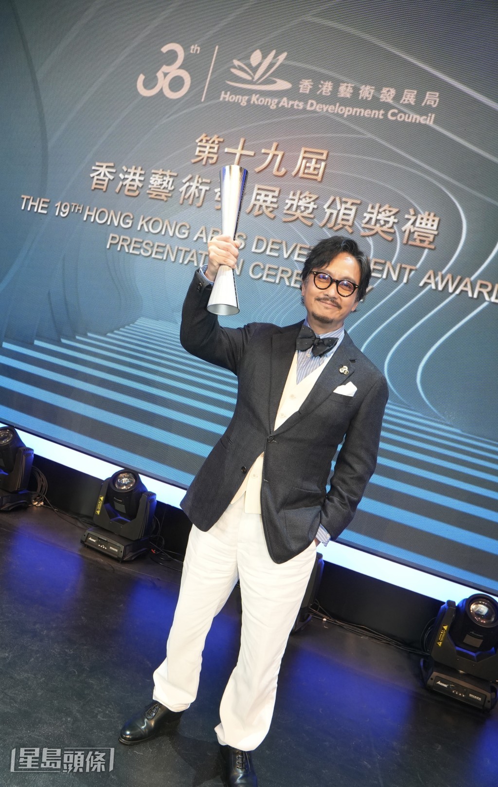 豪哥表示這是在香港所得的第一個獎項,意義非常重大! 豪哥表示這是在香港所得的第一個獎項,意義非常重大!