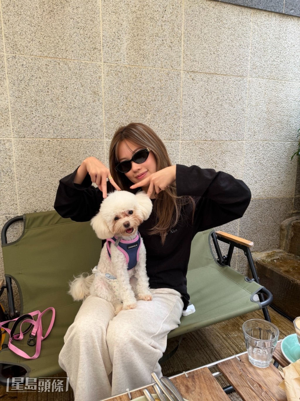 波波與愛犬。