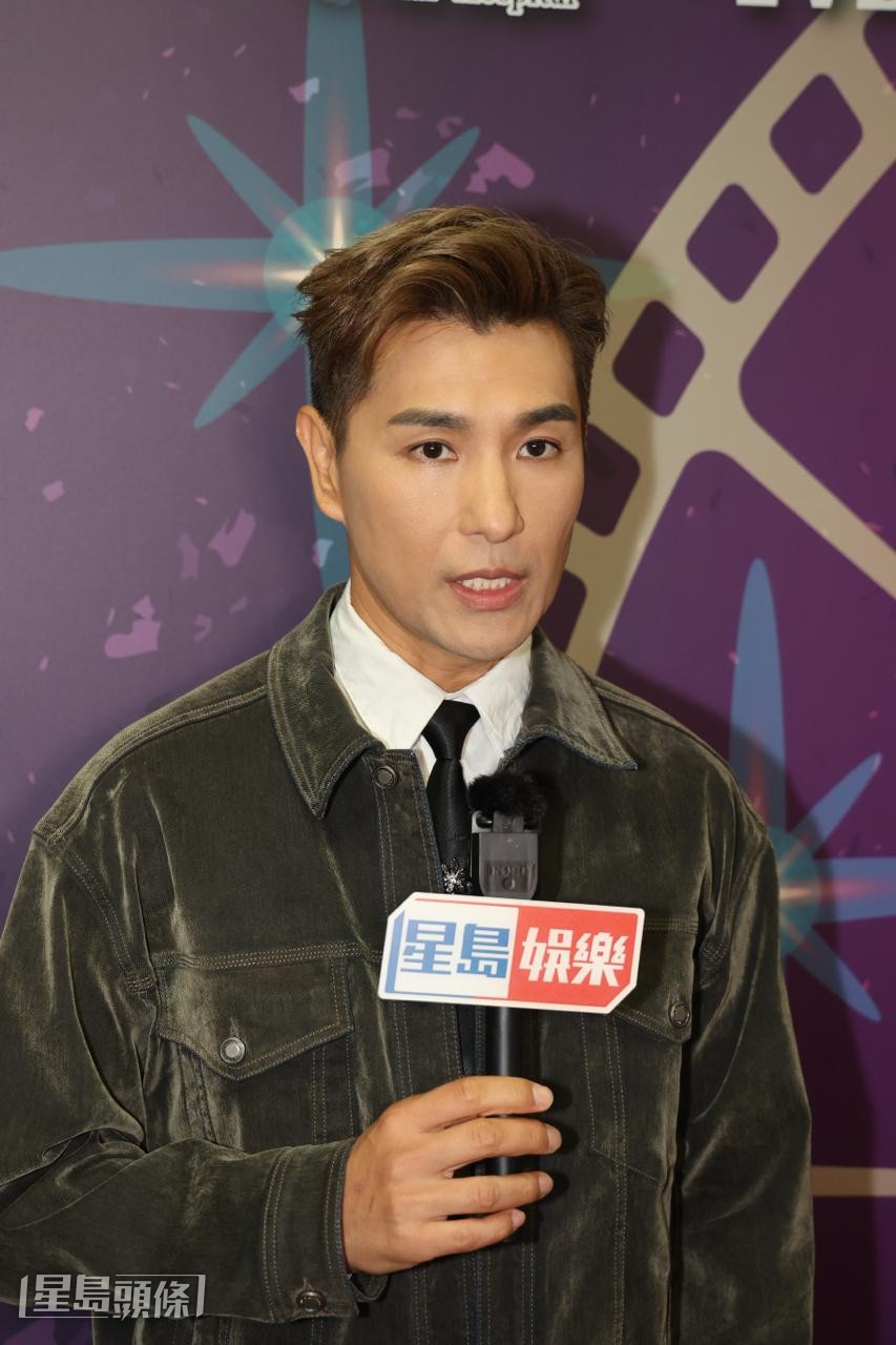 因為麥玲玲曾對他說,這兩年的生肖赤馬紅羊年很適合他生孩子。 因為麥玲玲曾對他說,這兩年的生肖赤馬紅羊年很適合他生孩子。