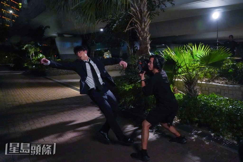 《吉卜力》歌詞意思是投入幻想世界,開解內心的不快樂。 《吉卜力》歌詞意思是投入幻想世界,開解內心的不快樂。