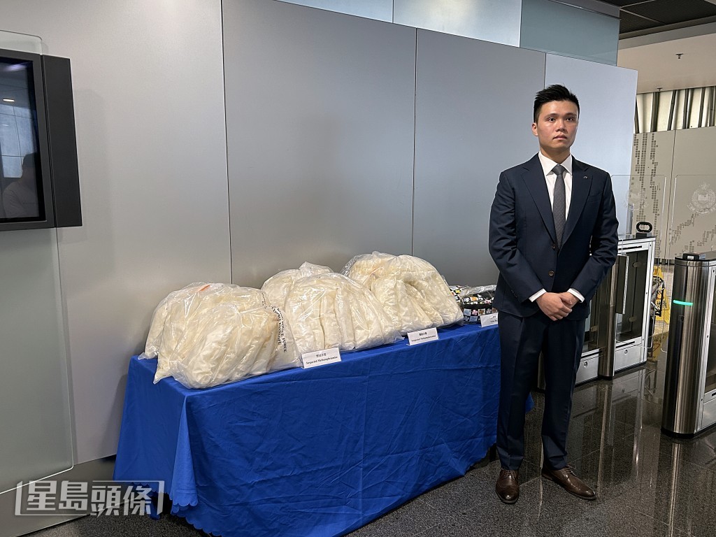 警方展示有關證物。林思明攝