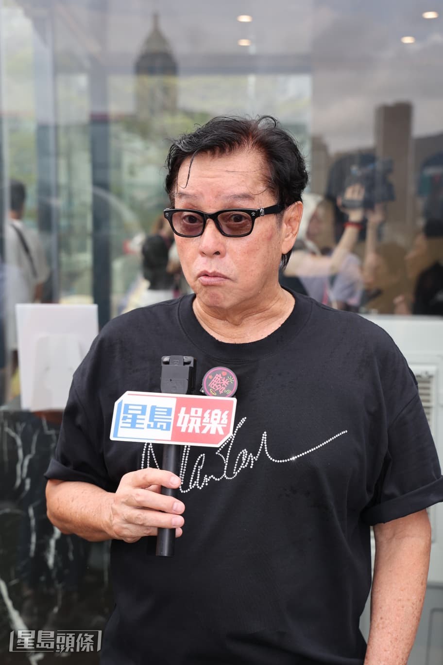 譚詠麟滿意未來新抱。 譚詠麟滿意未來新抱。