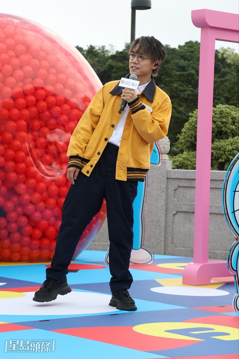 他說:「唔會啦!我會彈鋼琴伴奏婚禮進行曲。」 他說:「唔會啦!我會彈鋼琴伴奏婚禮進行曲。」