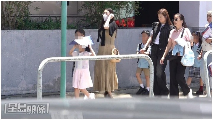 方媛和媽媽帶兩個囡囡沿深灣道一路行去深灣遊艇會。