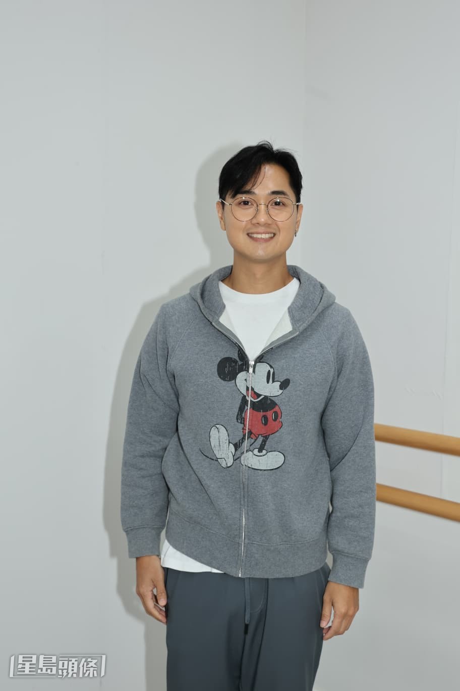 Fred故作神秘說覺得「企鵝人」唱得很好。 Fred故作神秘說覺得「企鵝人」唱得很好。