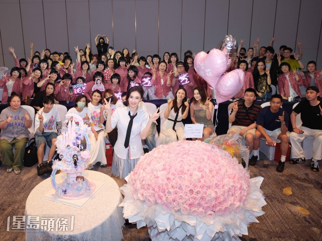柏芝得知粉絲由香港、北京等地趕來，柏芝非常感動。