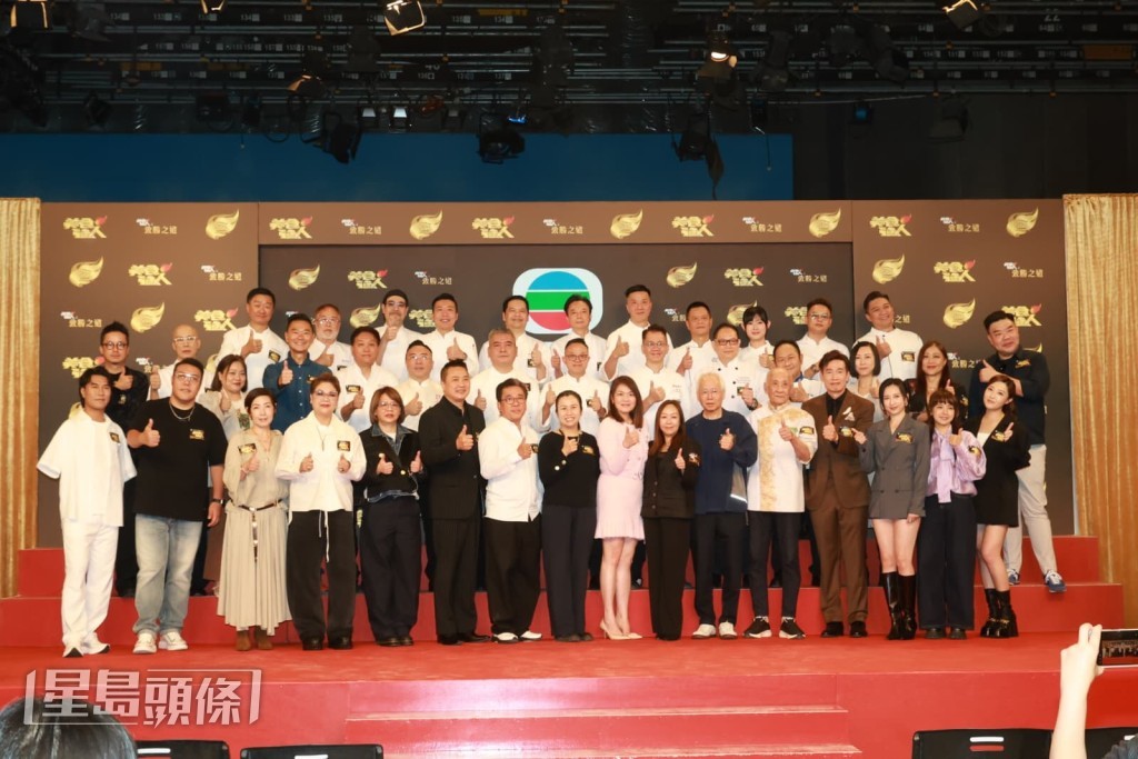 TVB美食節目《與廚同行:美食強人》今日(9日)在將軍澳電視城舉行記者會,宣傳首個香港電視台起動大灣區美食指南。 TVB美食節目《與廚同行:美食強人》今日(9日)在將軍澳電視城舉行記者會,宣傳首個香港電視台起動大灣區美食指南。