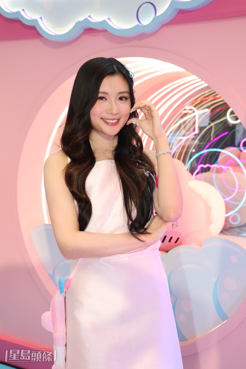 會和公司溝通自己適合甚麼曲風，又或者有小組歌都不錯。