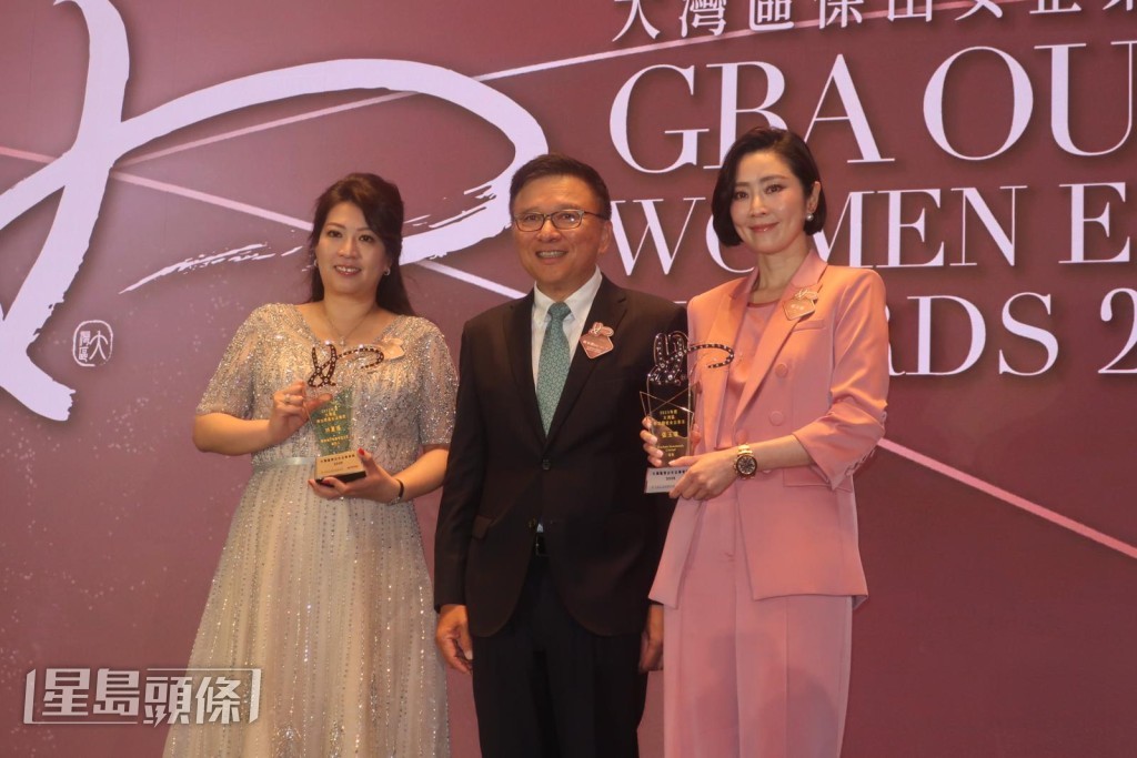 張玉珊對獲獎感到高興,稱現在主要做投資生意,沒以前困身。 張玉珊對獲獎感到高興,稱現在主要做投資生意,沒以前困身。