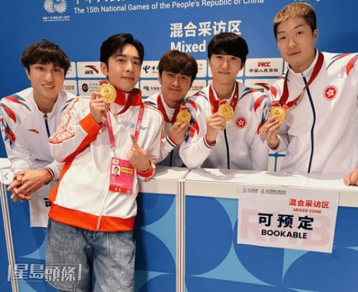 Jeffrey讚Edan訪問得很好又充滿資訊性，亦替香港劍擊隊奪金感到開心。