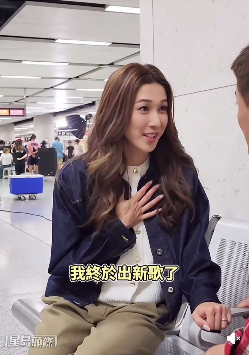 嘉欣近日推出新歌《Believe in Yourself》，與「管家仔」林峯再次合體為新歌宣傳。