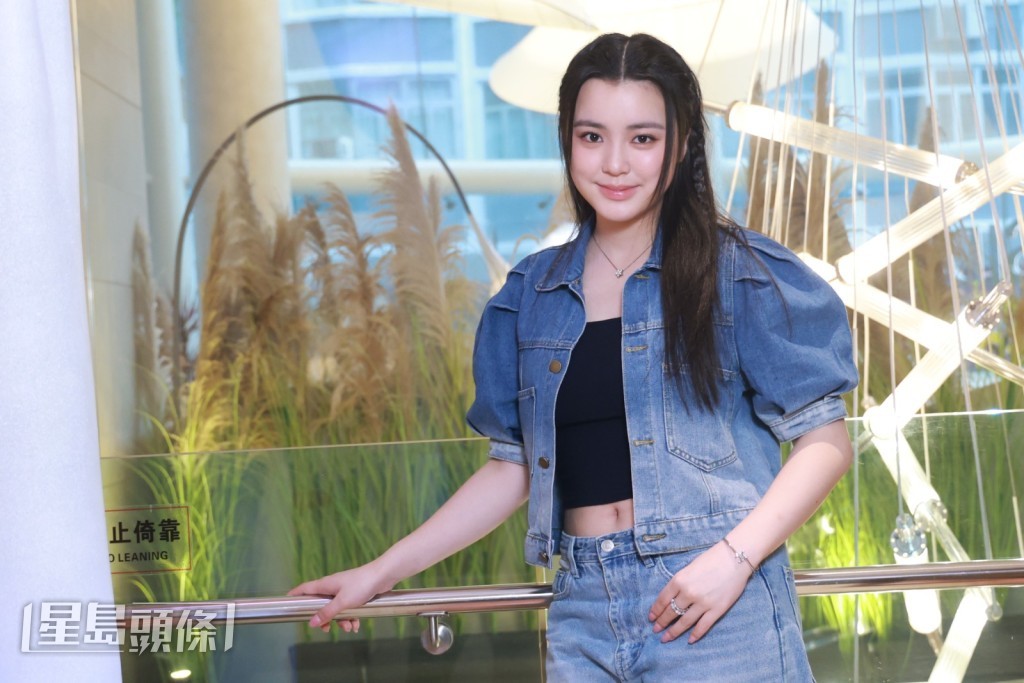 下月迎來20歲生日,她自覺成長了不少。 下月迎來20歲生日,她自覺成長了不少。