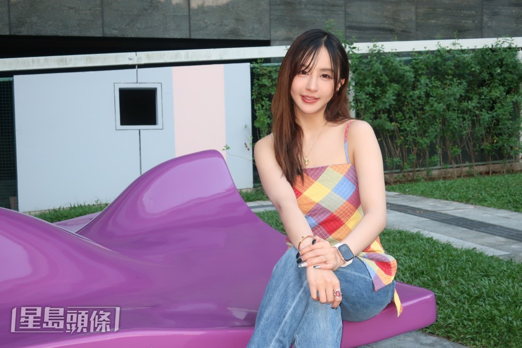 小V自認係「戀愛腦」。
