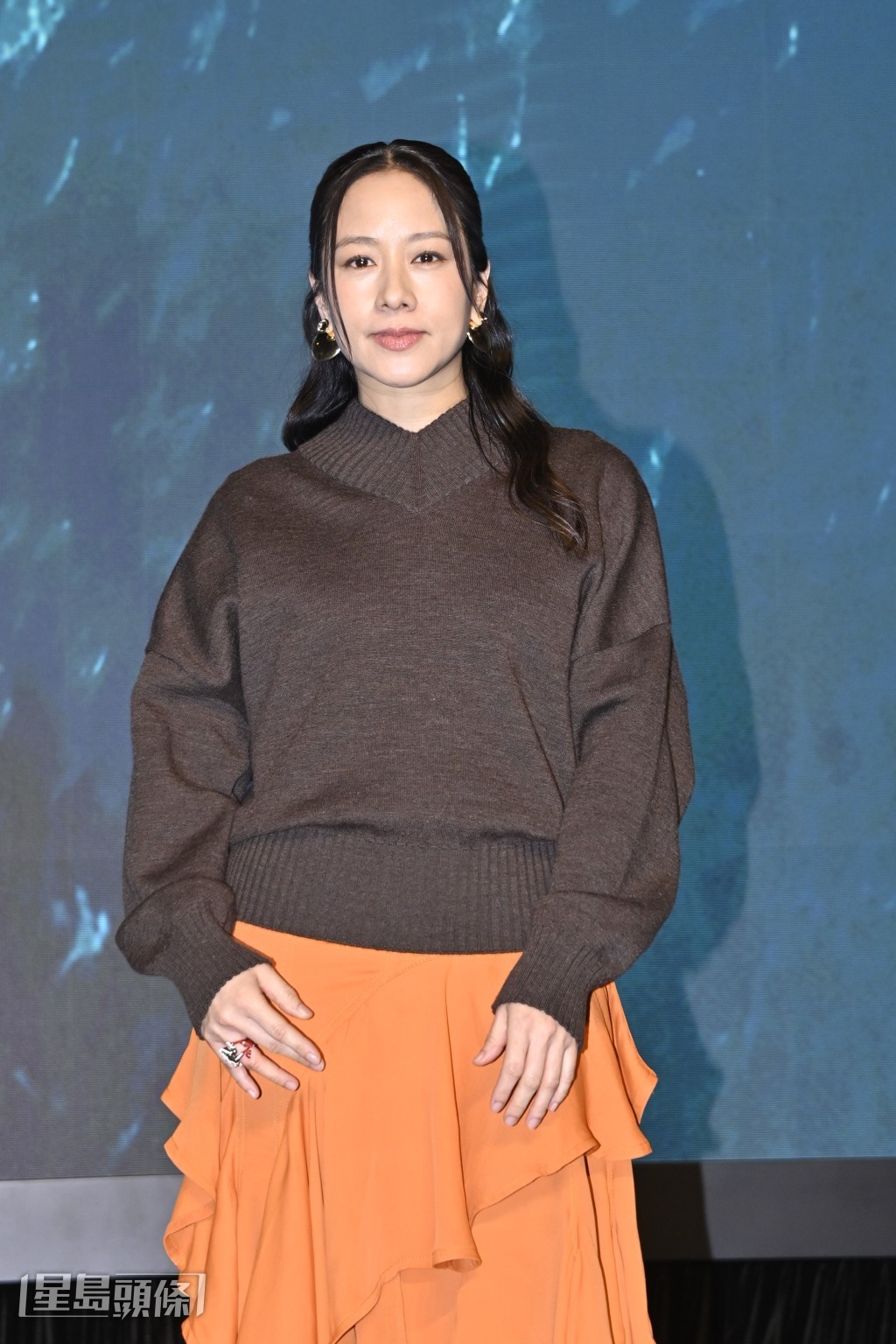 今次是嘉欣第2次以全英語進行拍攝工作。 今次是嘉欣第2次以全英語進行拍攝工作。
