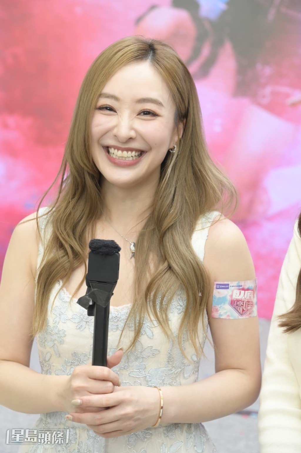 問此行是否與緋聞對象Howie同行？陳瀅指與女性朋友旅行。