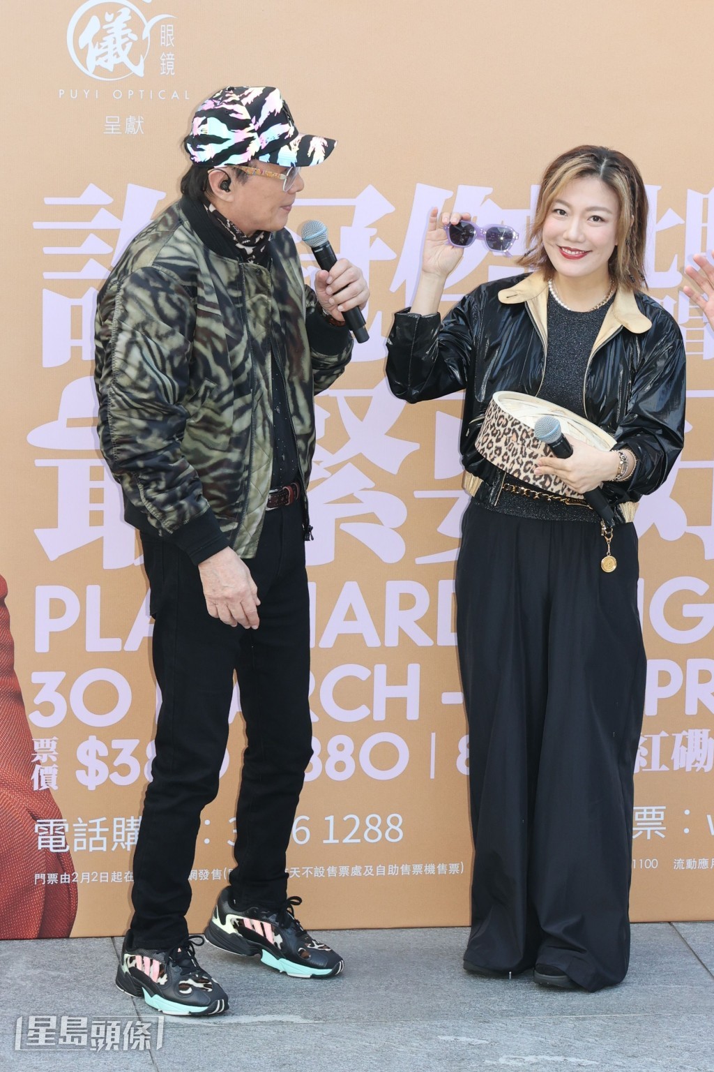 龍婷獲歌神許冠傑加持，進軍紅磡體育館，擔任其演唱會嘉賓。