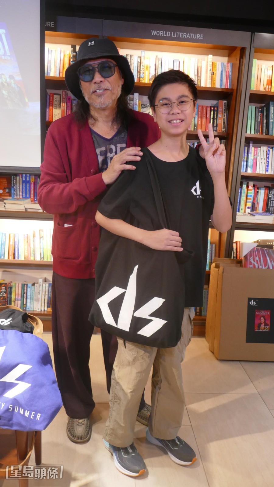 他說主辦商係傾緊，但係最快都要明年先舉行到。