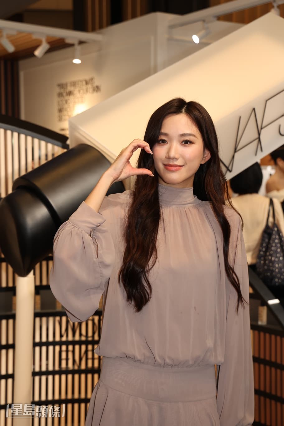 她透露稍後將有新挑戰就是單飛出歌。