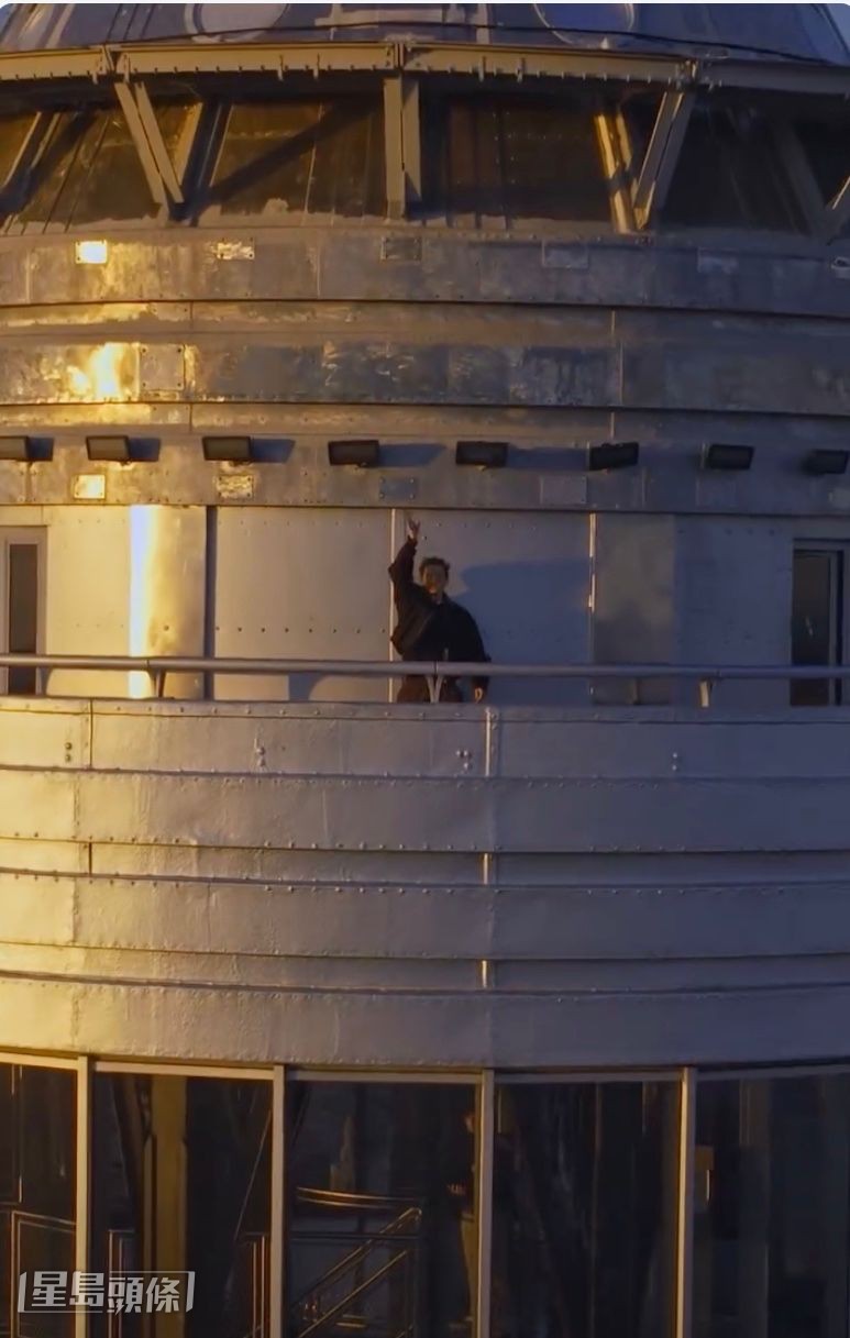 湯姆昨在帝國大廈為新《蜘蛛俠》公開預告宣傳。 湯姆昨在帝國大廈為新《蜘蛛俠》公開預告宣傳。