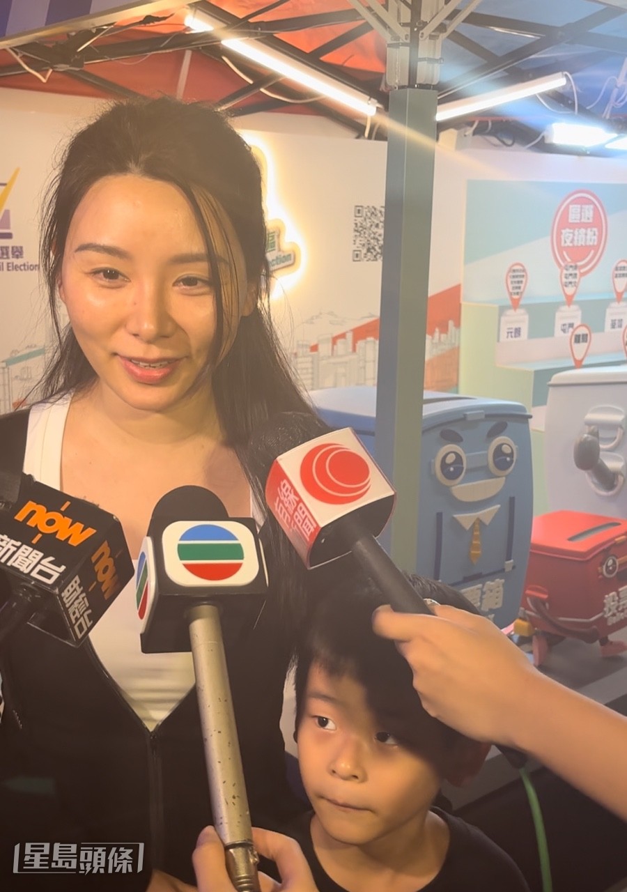 新移民刘小姐指自己虽未能投票，但认为活动有意思。郭颖彤摄