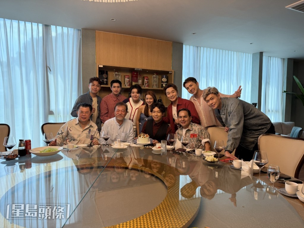 無綫娛樂新聞台主播王鎮泉更帶同一眾藝人拜訪移居馬來西亞的資深藝人廖偉雄（燦哥）