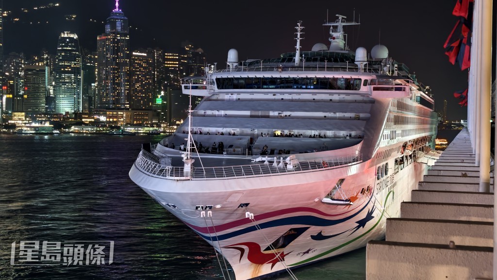 麗星郵輪旗下「領航星號」，周五（2月13日）因技術問題被迫取消行程。