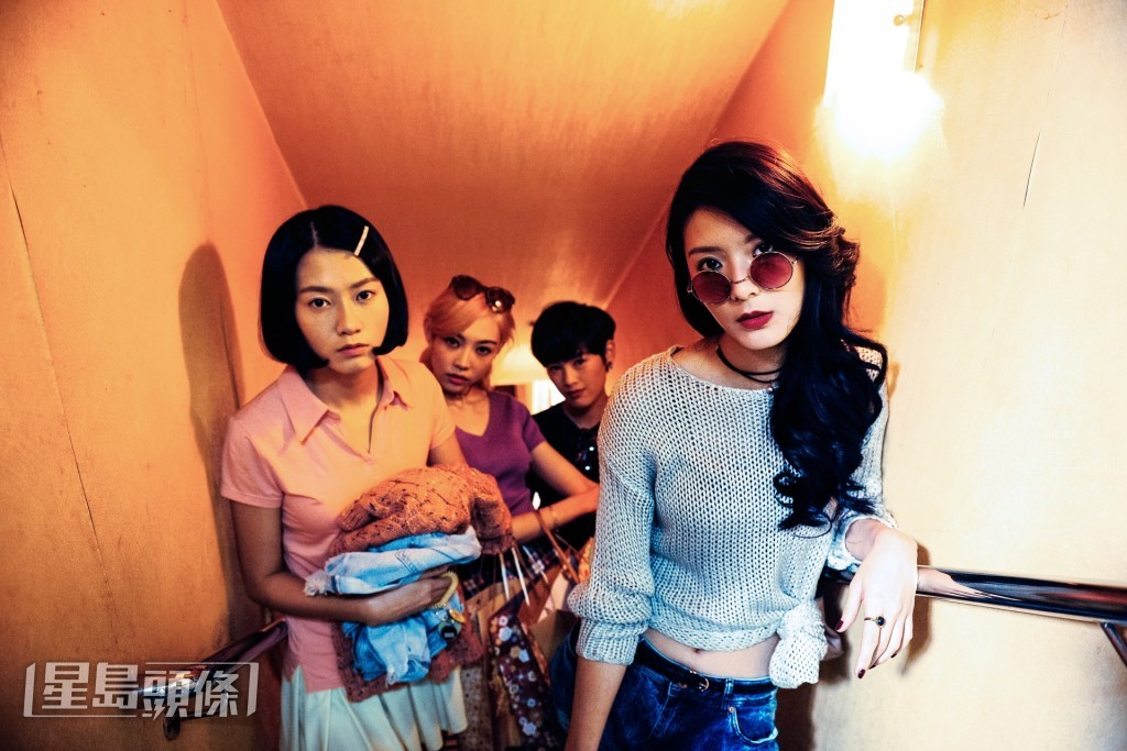 廖子妤和余香凝早年做模特兒時已認識，及後又合演《骨妹》，友情深厚。