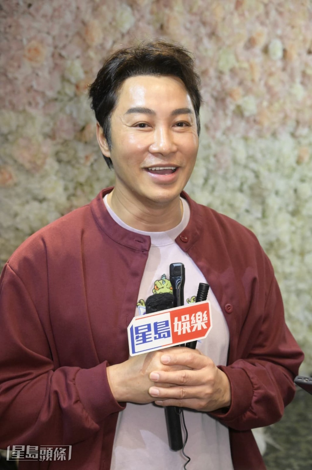 譚耀文在金像獎名單公佈當日,在社交網留下「心灰意冷」4字,問到心情是否已好一點?他笑言已是月前的事,沒想到得大家關注。 譚耀文在金像獎名單公佈當日,在社交網留下「心灰意冷」4字,問到心情是否已好一點?他笑言已是月前的事,沒想到得大家關注。