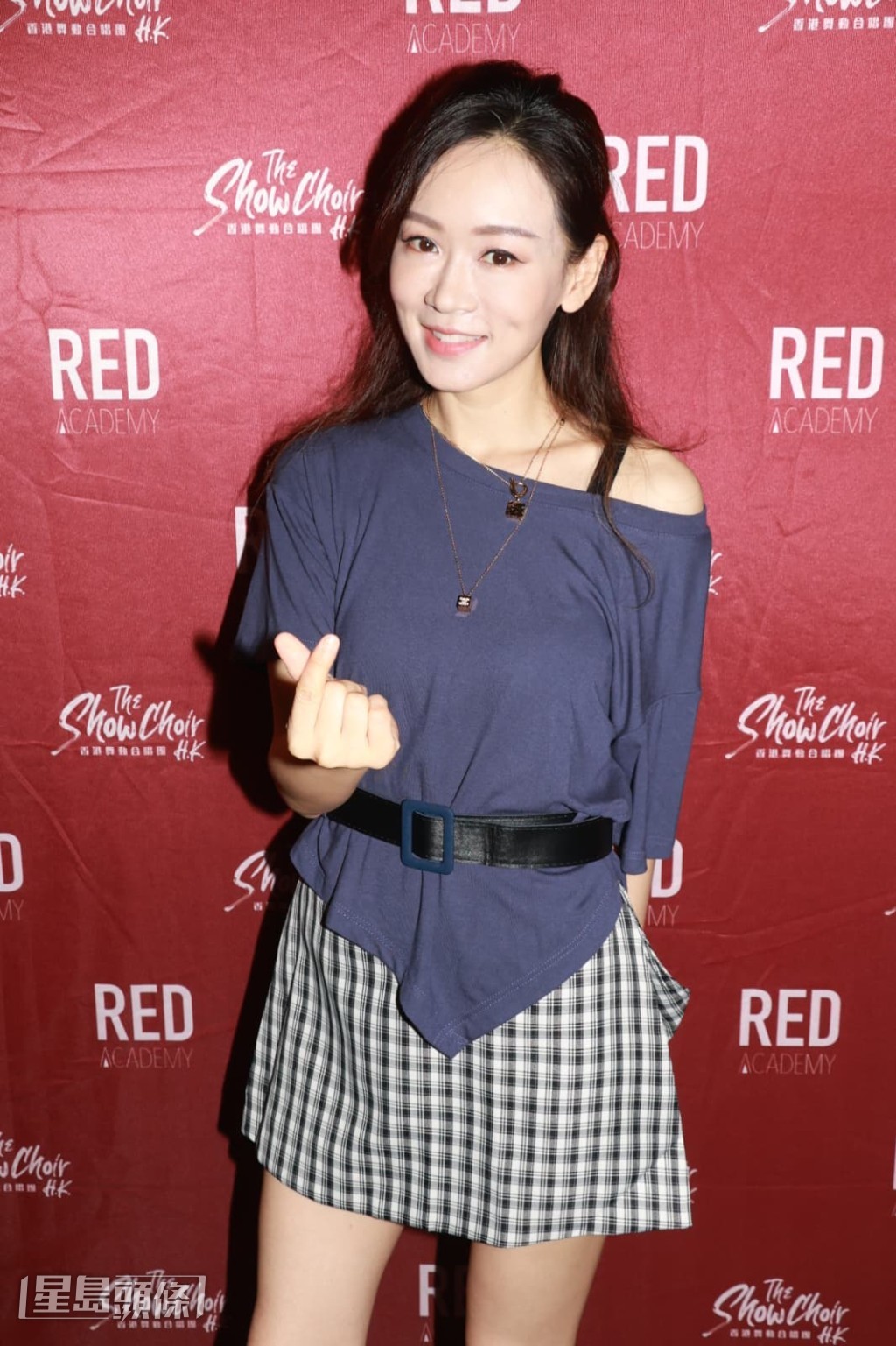 思琦指13歲的女兒已學了10年唱歌,更指女兒今晚表演的Rap是女兒主動舉手要求。 思琦指13歲的女兒已學了10年唱歌,更指女兒今晚表演的Rap是女兒主動舉手要求。