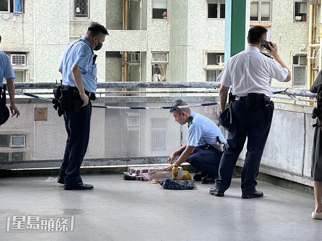 事主遺下個人物件。梁國峰攝 事主遺下個人物件。梁國峰攝