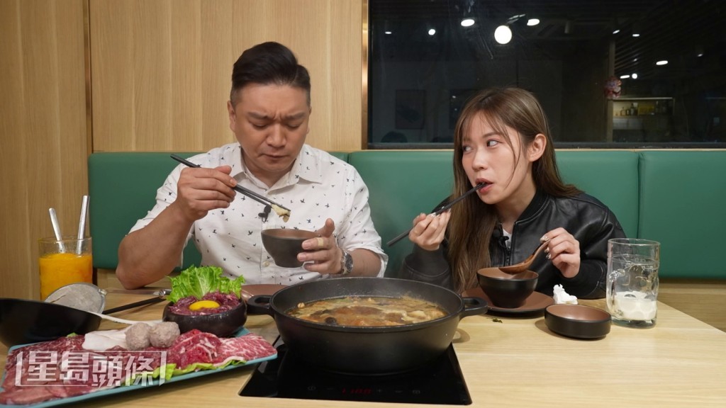 食完雞煲還未完，只要加上上湯便可以用來打邊爐。