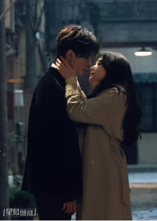 盧昱曉與陳星旭在劇中有不少親吻場面,看得劇迷面紅心跳。 盧昱曉與陳星旭在劇中有不少親吻場面,看得劇迷面紅心跳。