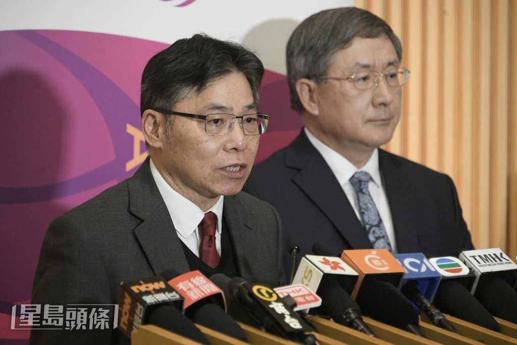 林世雄解釋羅湖未能在假期間24小時通關,因鐵路需「收車」作維修保養。陳浩元攝 林世雄解釋羅湖未能在假期間24小時通關,因鐵路需「收車」作維修保養。陳浩元攝