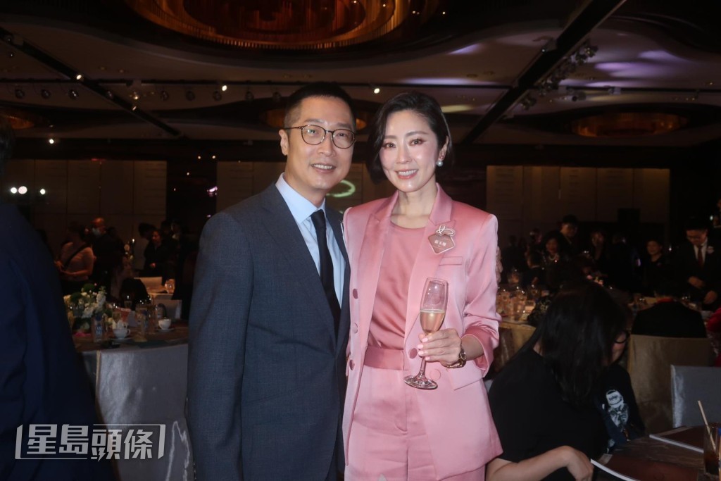 新城廣播有限公司行政總裁馬浚偉擔任主禮嘉賓及致辭。 新城廣播有限公司行政總裁馬浚偉擔任主禮嘉賓及致辭。