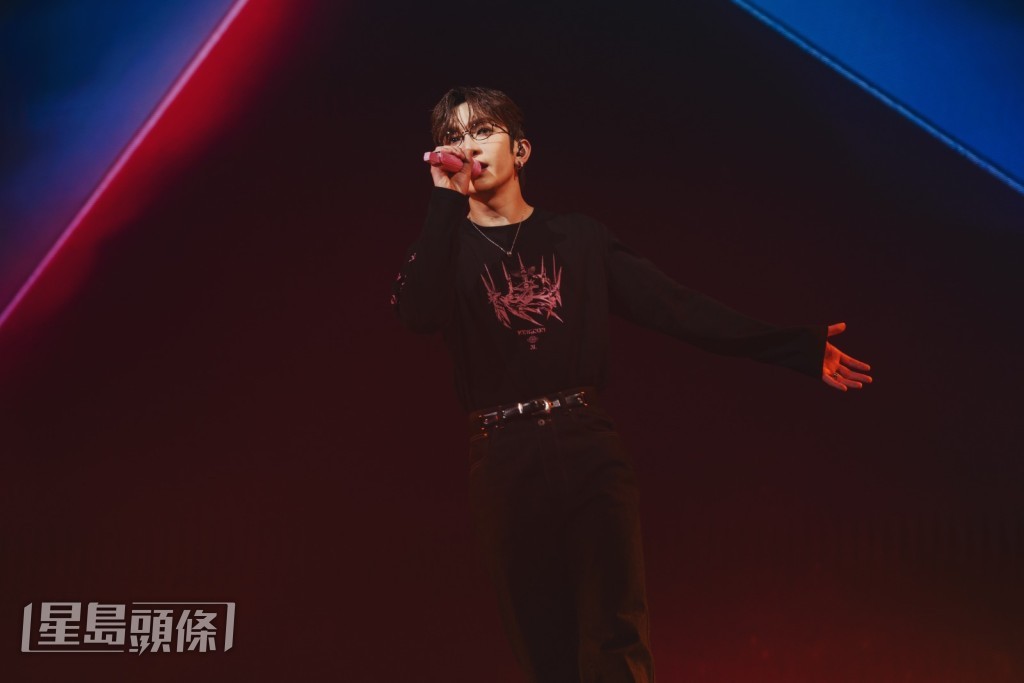 Anson Lo送上《致我》、《Hey Hey OK!》。 Anson Lo送上《致我》、《Hey Hey OK!》。