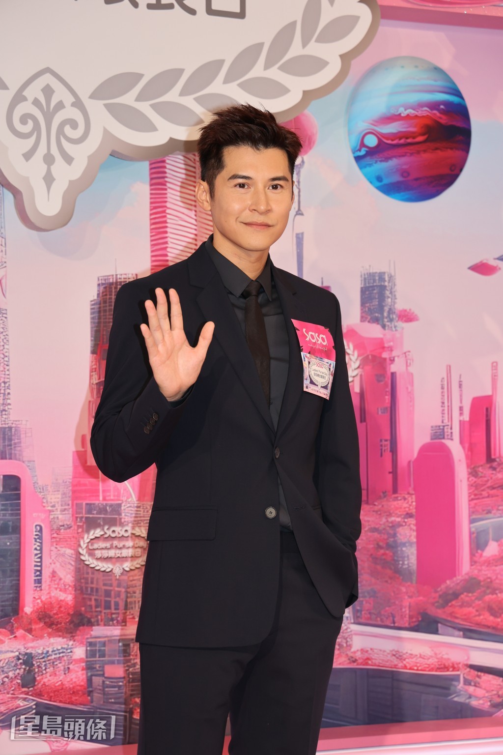  陳家樂今日到沙田馬場出席賽馬日活動。