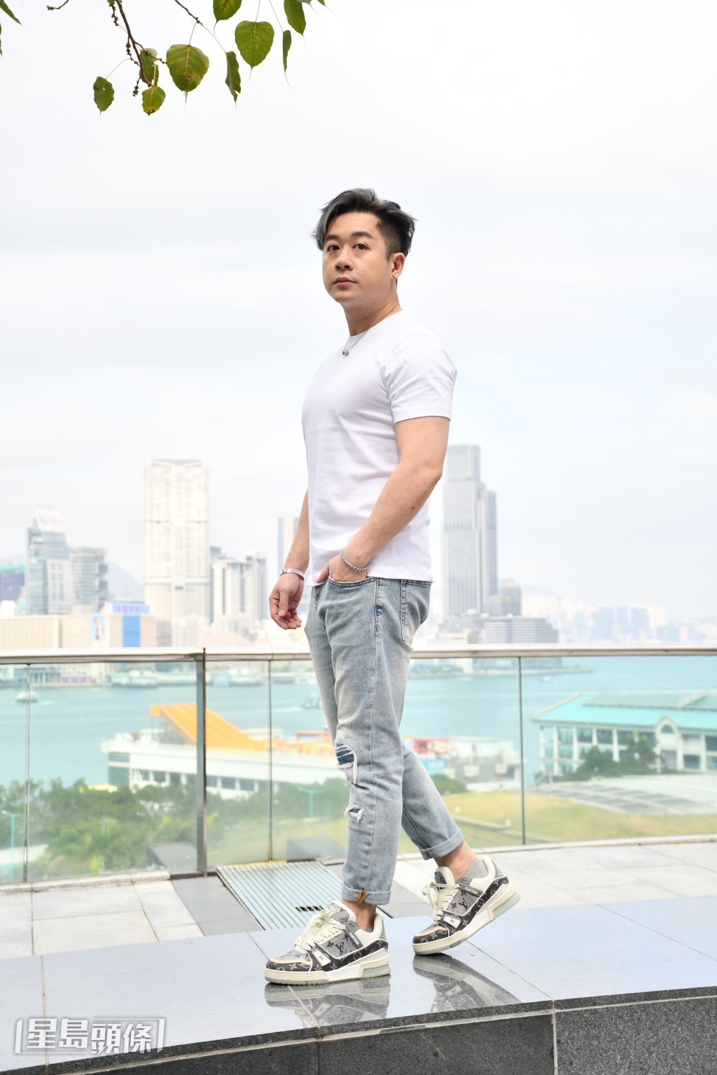 《中年好聲音》帶43歲的涂家堯走進娛樂圈,為他帶來知名度。 《中年好聲音》帶43歲的涂家堯走進娛樂圈,為他帶來知名度。