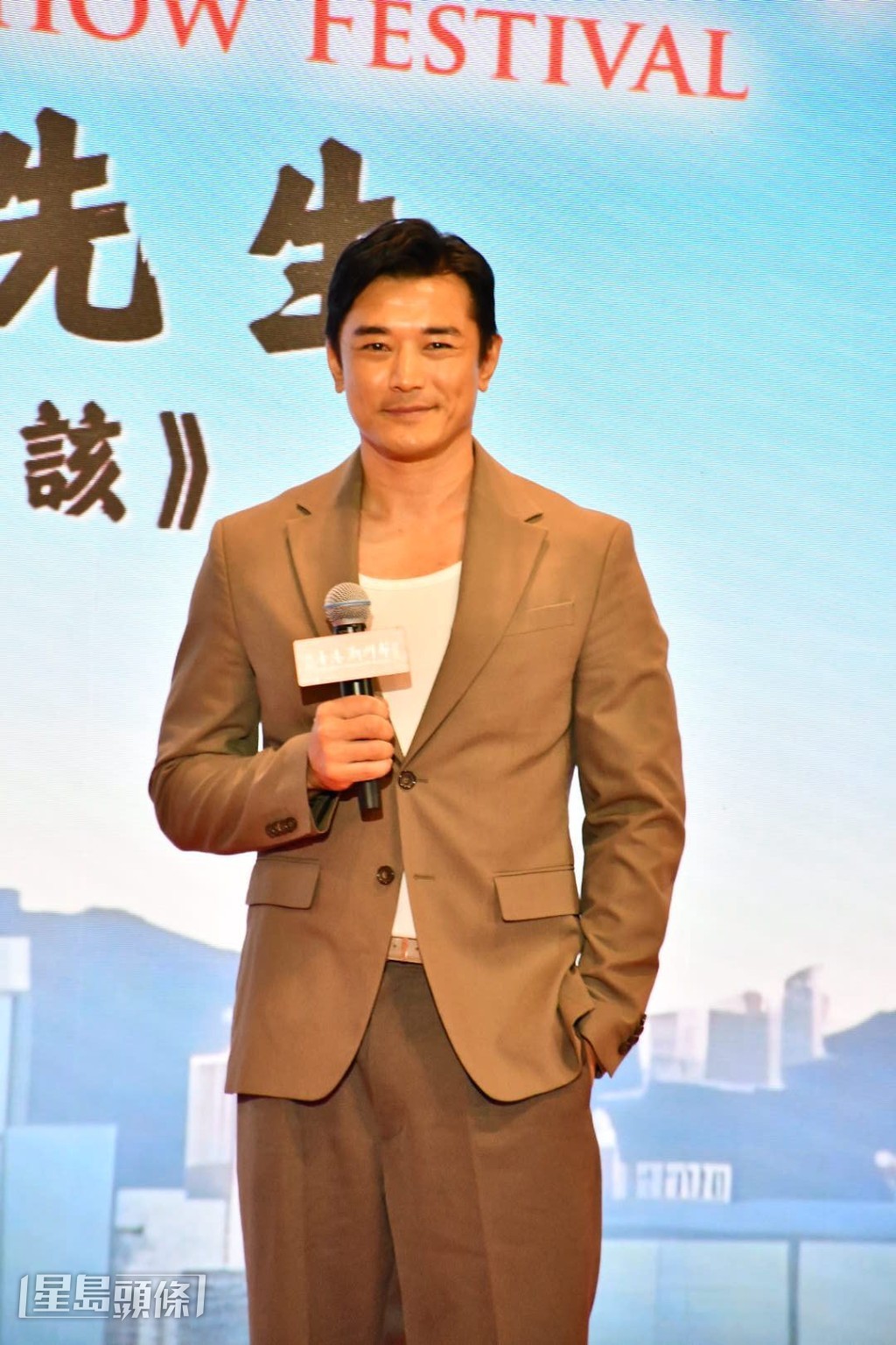 黃長興稱，過往自己一直是演戲為主，唱歌經驗不多。