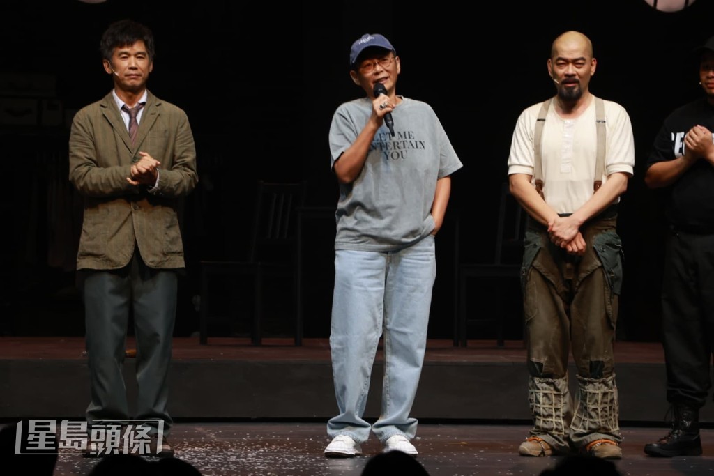 謝幕時Jan邀請了俞琤上台。