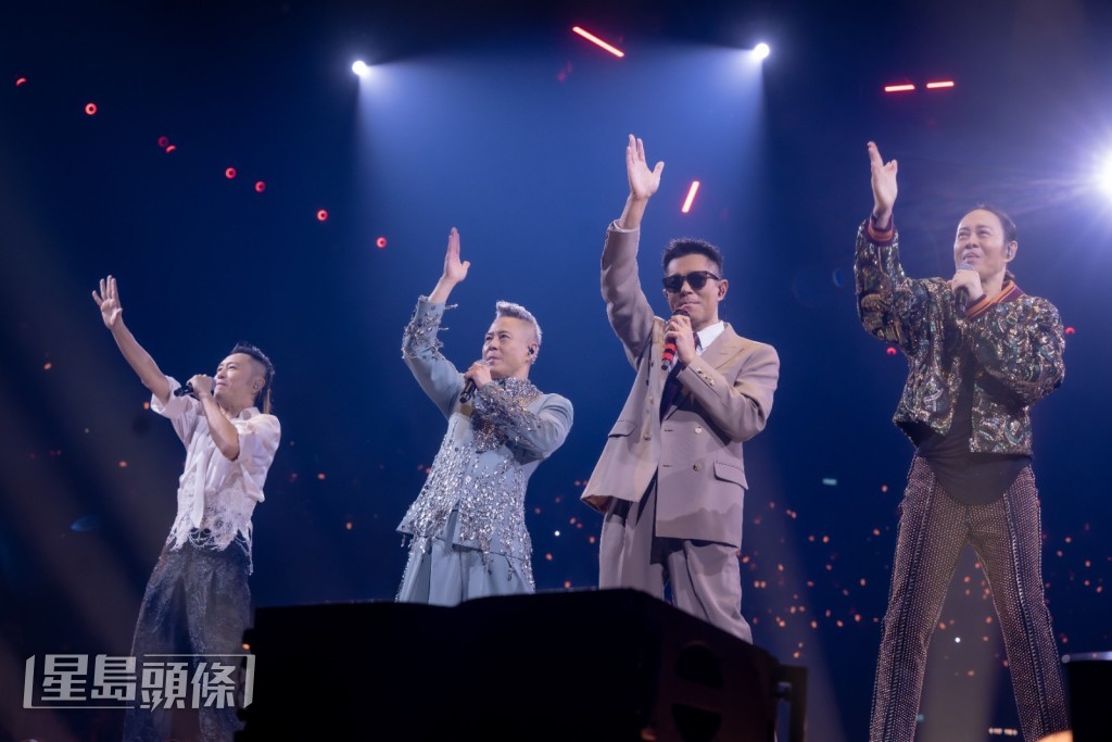 第二場表演嘉賓古天樂出場,與草蜢跳唱《今期流行》 第二場表演嘉賓古天樂出場,與草蜢跳唱《今期流行》