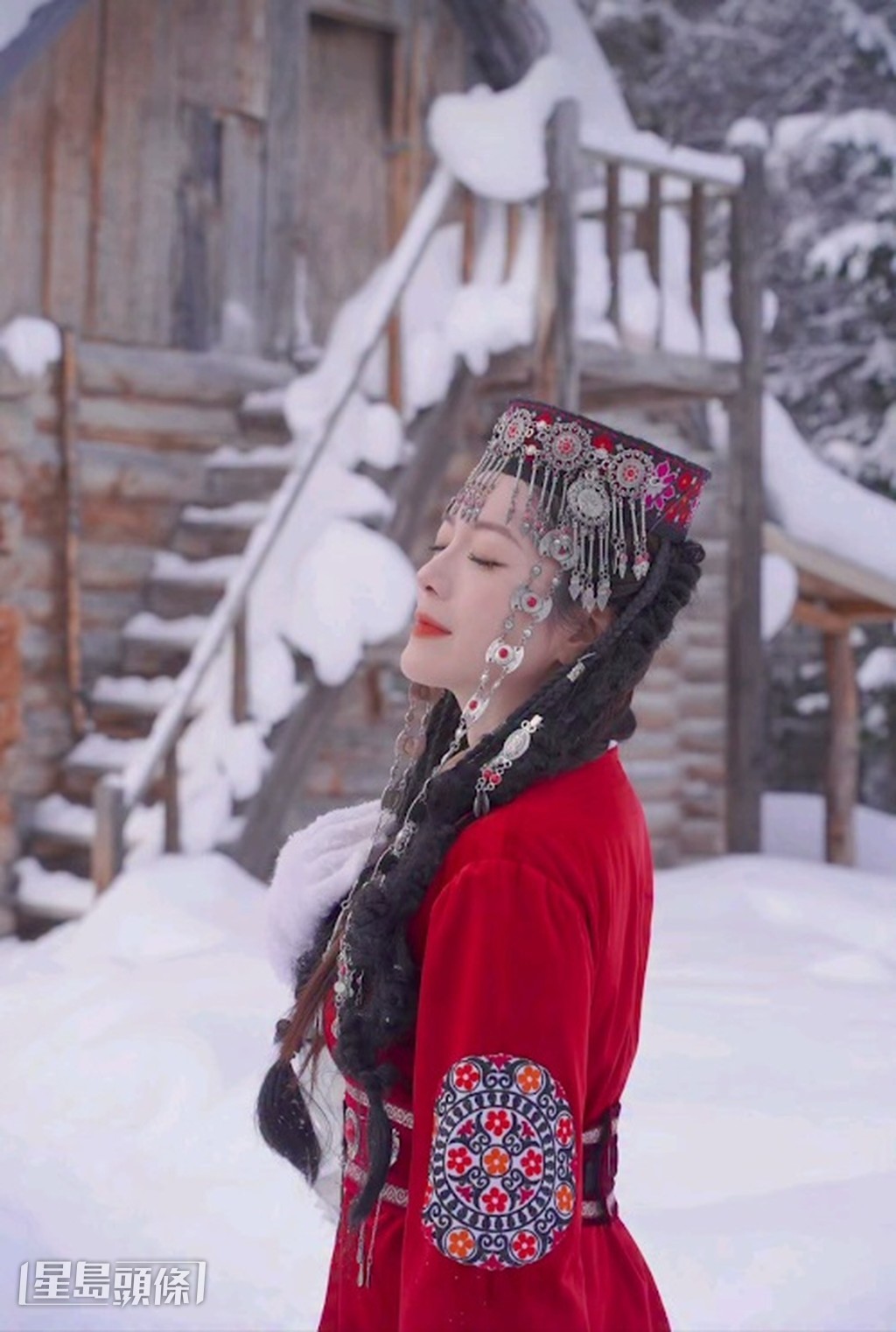 如今苟芸慧抱住轻松快乐的心情经营工作与生活,闲时会去旅行轻松下。 如今苟芸慧抱住轻松快乐的心情经营工作与生活,闲时会去旅行轻松下。