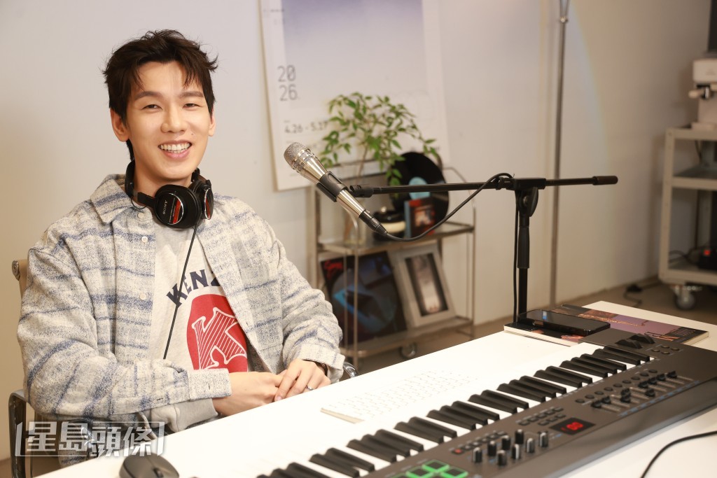 林奕匡一直希望跟大家分享創作音樂過程,這次的「Phil’s Music Lab」活動可向粉絲展示其創作空間。 林奕匡一直希望跟大家分享創作音樂過程,這次的「Phil’s Music Lab」活動可向粉絲展示其創作空間。