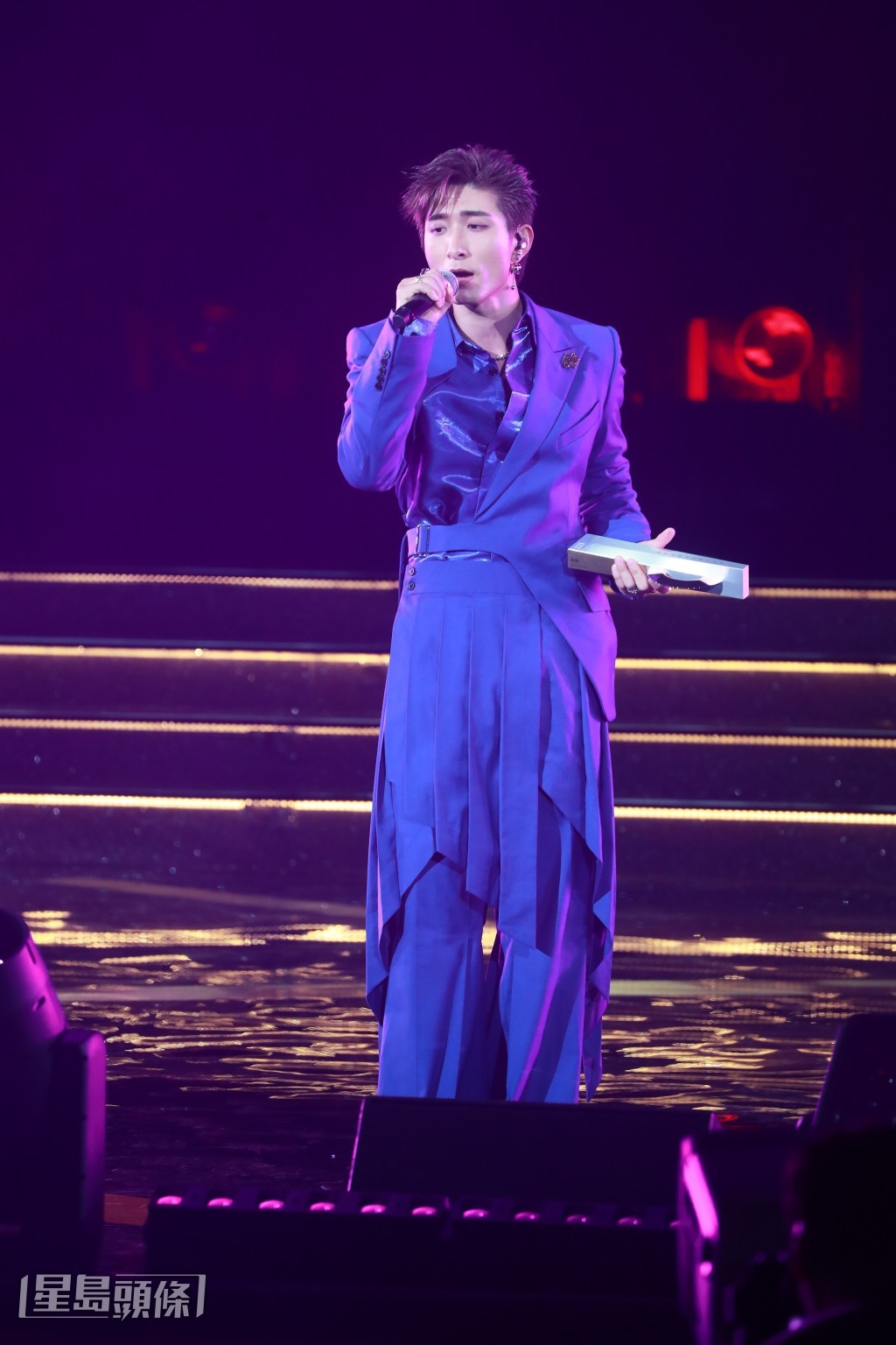 Aska近日好叻仔,在《第46屆十大中文金曲頒獎禮》上獲得「最佳進步獎」。 Aska近日好叻仔,在《第46屆十大中文金曲頒獎禮》上獲得「最佳進步獎」。
