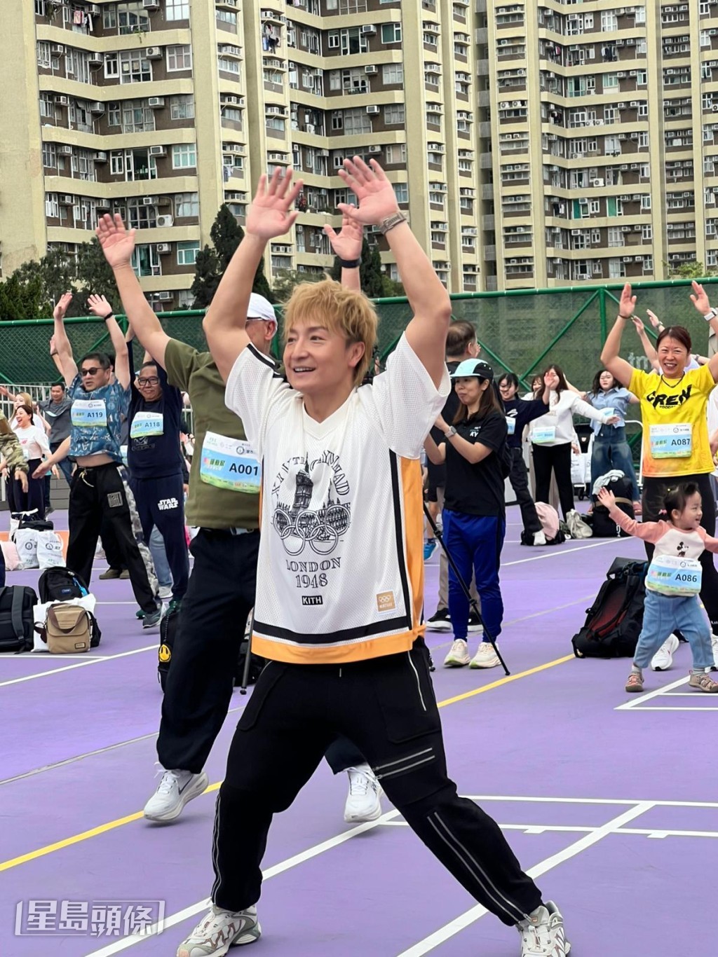 他坦言一分鐘開合跳都有難度，做到心跳加速兼出汗。