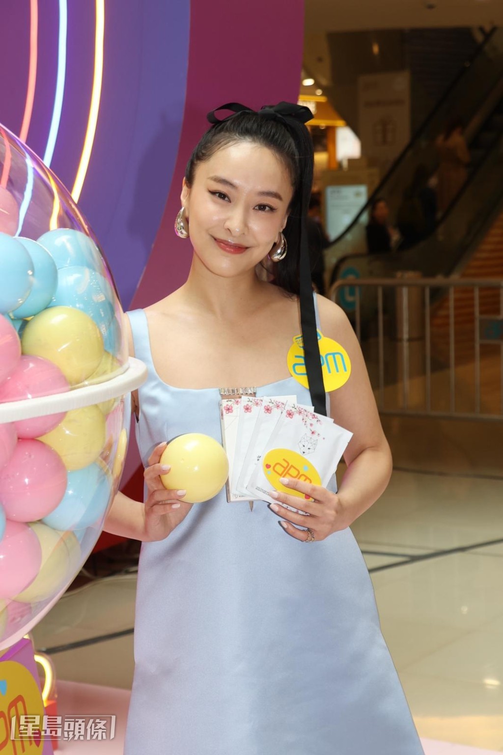 陳瀅戲中單戀飾演其上司的馬國明。