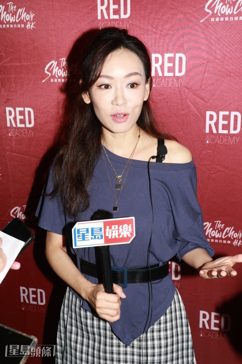 楊思琦今晚的一對仔女也有份演出。 楊思琦今晚的一對仔女也有份演出。