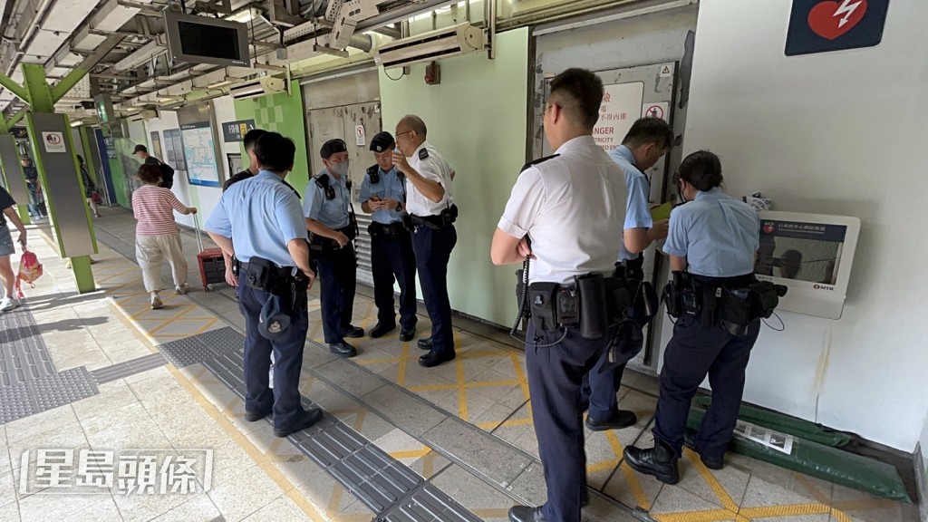警方在場調查。楊偉亨攝 警方在場調查。楊偉亨攝